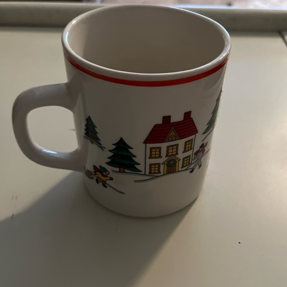 🐠Jamestown China. Christmas Mug.